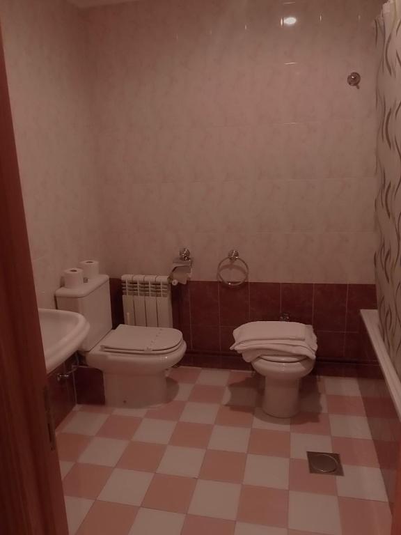 Hostal-Restaurante San Antolin Тордесильяс Экстерьер фото