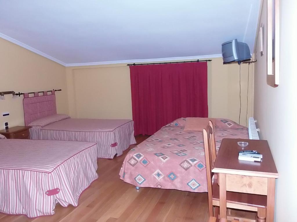 Hostal-Restaurante San Antolin Тордесильяс Экстерьер фото