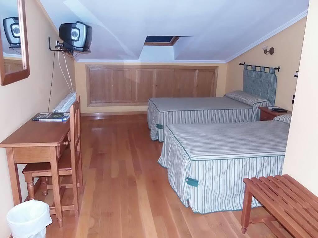 Hostal-Restaurante San Antolin Тордесильяс Экстерьер фото